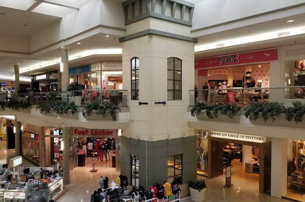 The Crossroads - Photo From Mall Website (newer photo)